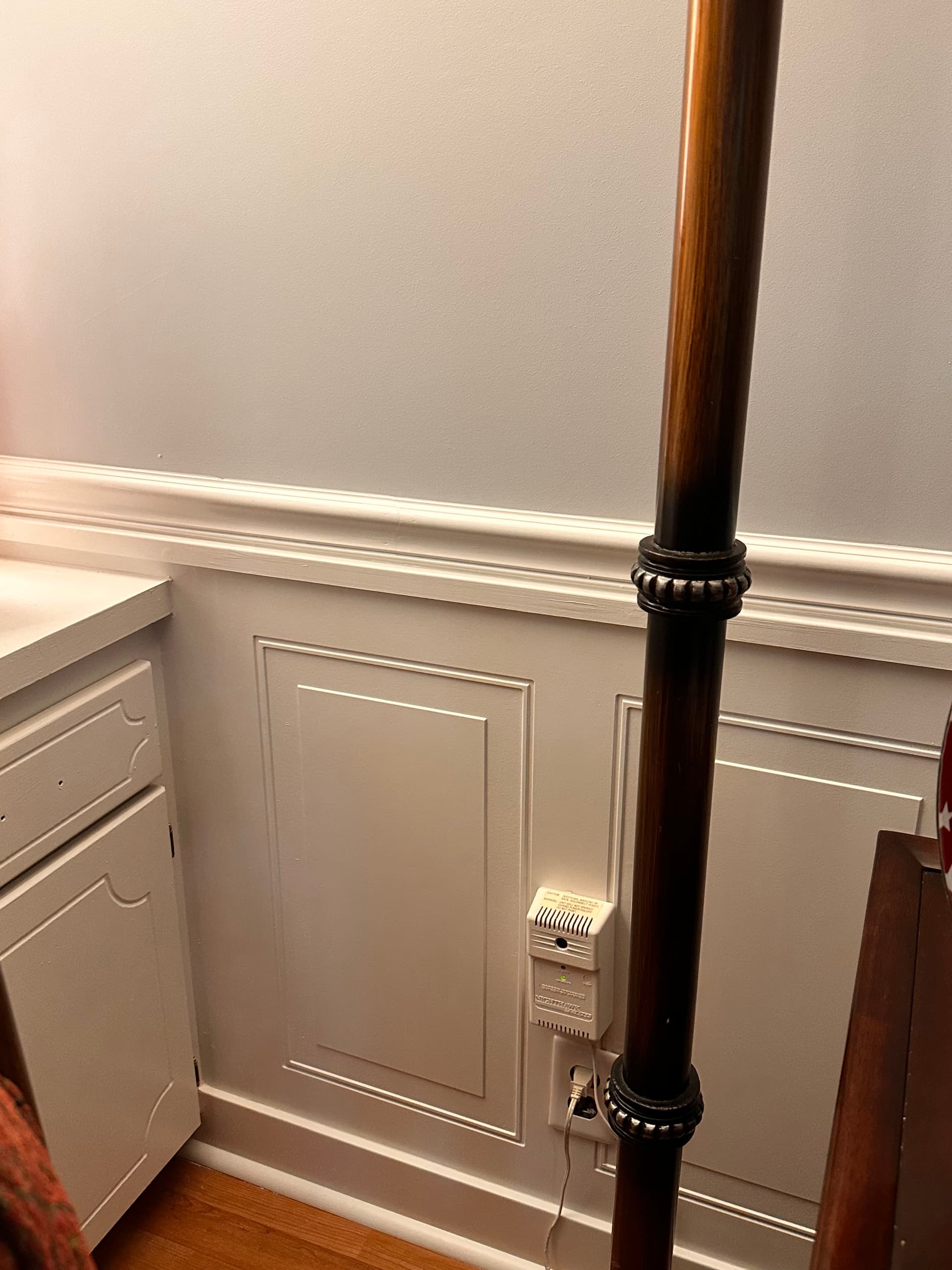 Gallery photos for Living Room Wainscoting That Takes a Plain Wall to Polished: Image #5