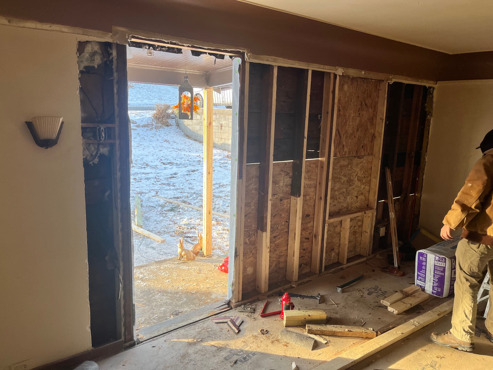 Gallery photos for Full Structural Repair and Board-Up After Home Takes a Hard Hit: Image #6