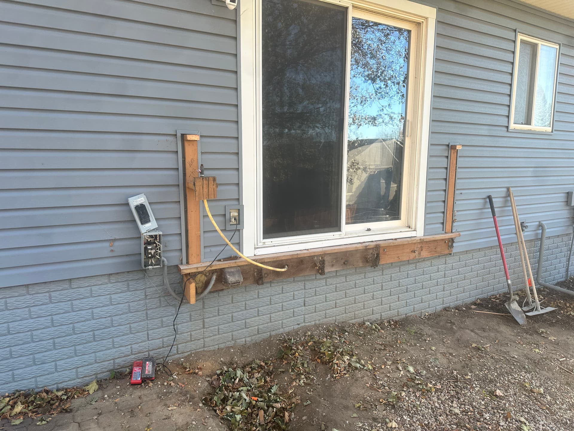 Gallery photos for Box-Frame Stair Build with Westbury Aluminum Railing: Image #9