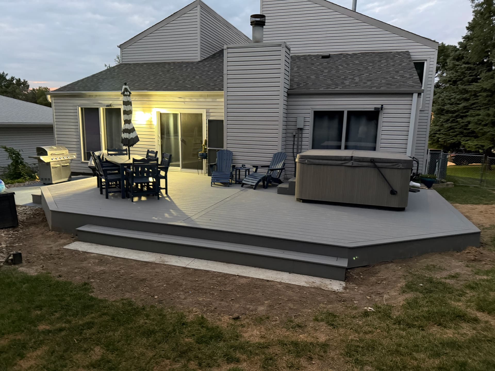 Gallery photos for Worn-Out Deck Gets a Full Rebuild with Trex Composite and Privacy Walls: Image #5