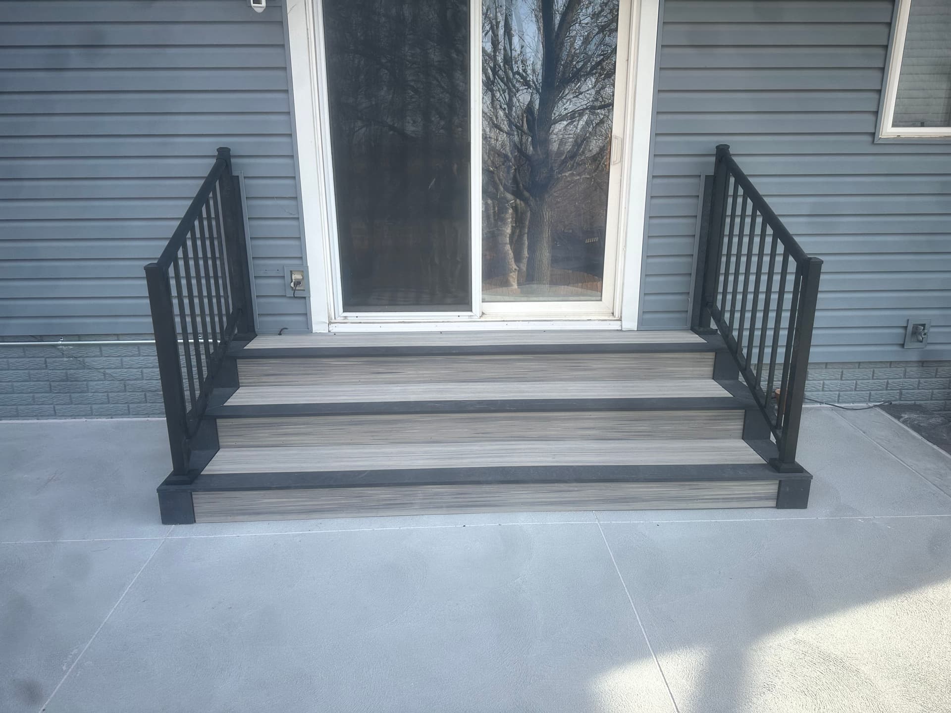 Gallery photos for Box-Frame Stair Build with Westbury Aluminum Railing: Image #2