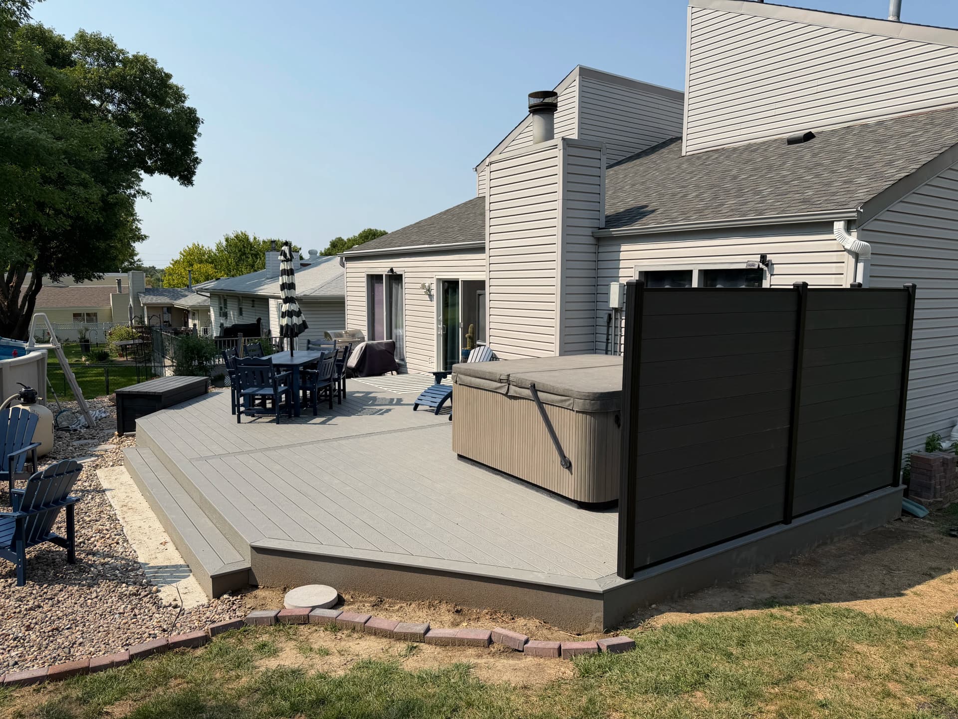 Gallery photos for Worn-Out Deck Gets a Full Rebuild with Trex Composite and Privacy Walls: Image #8