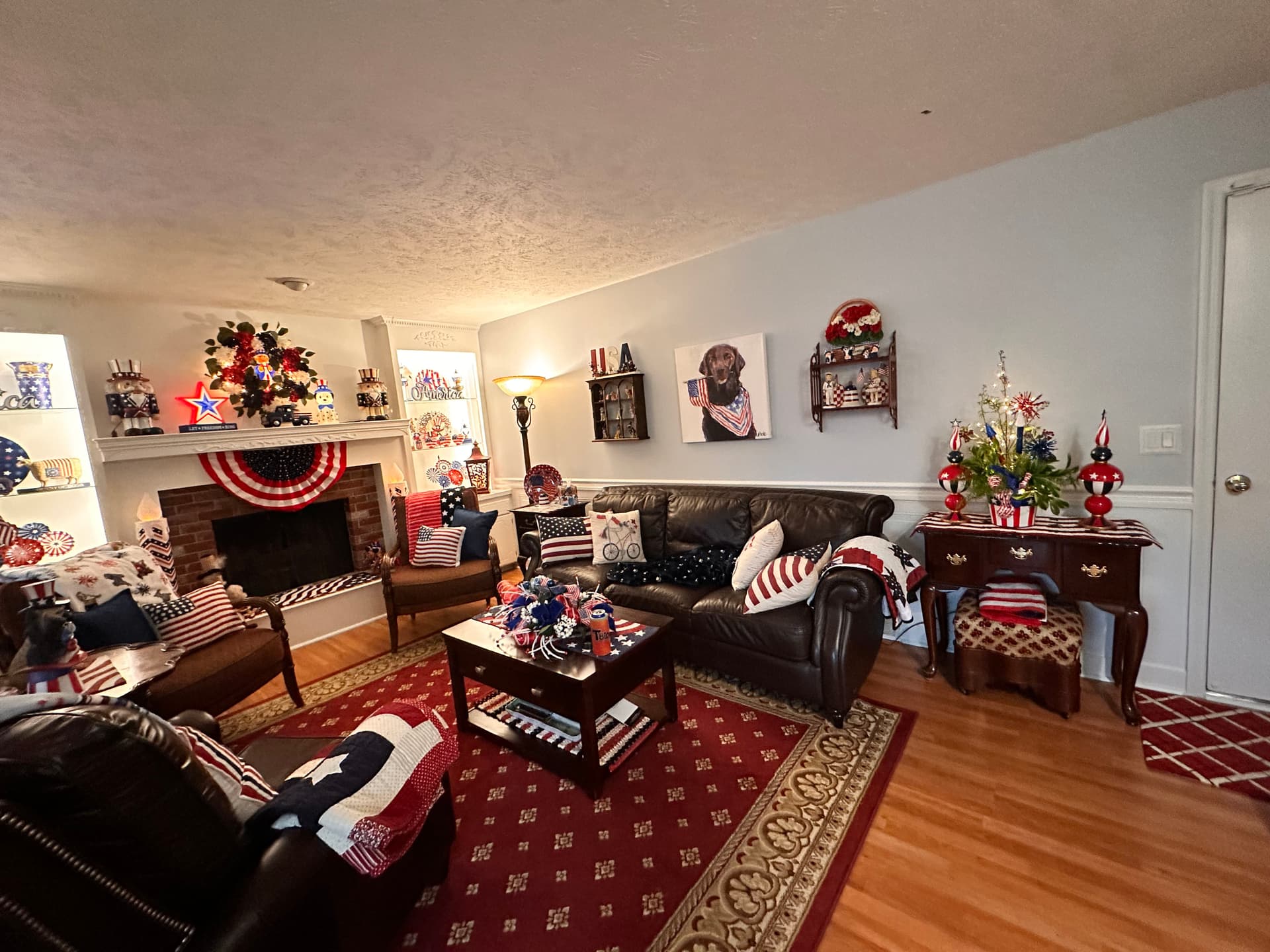 Gallery photos for Living Room Wainscoting That Takes a Plain Wall to Polished: Image #8