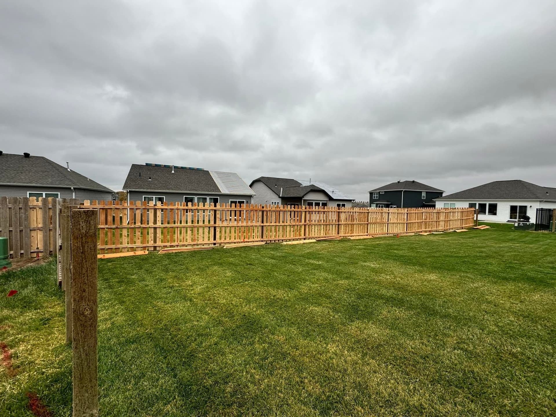 Gallery photos for Storm-Damaged Fence Rebuilt With Shadowbox Style Wood Fence: Image #3