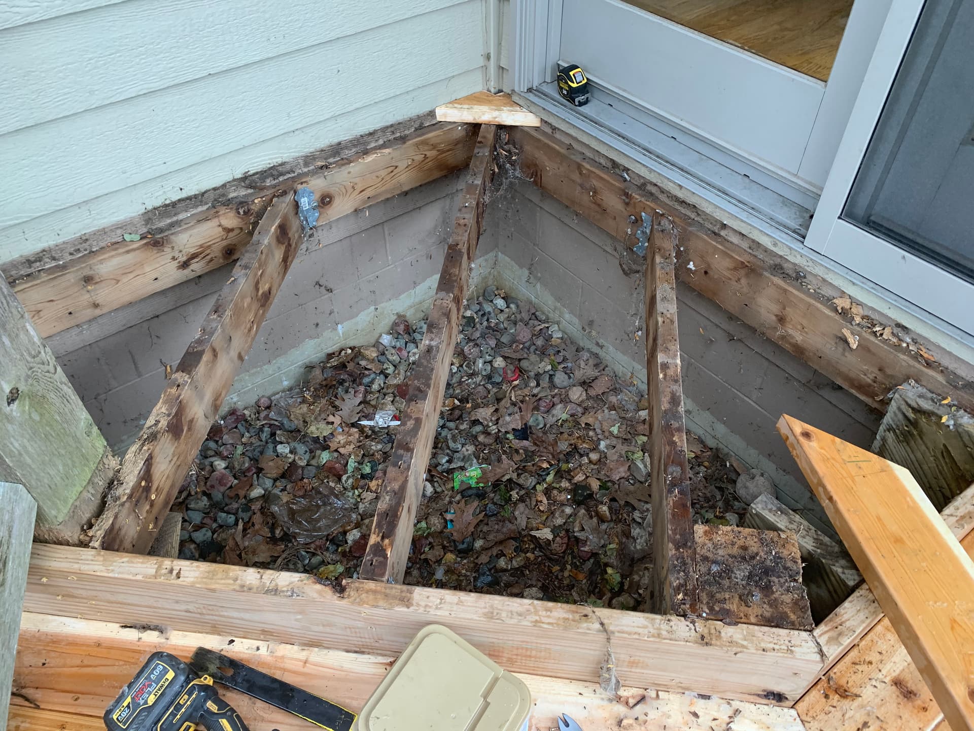 Gallery photos for Back Door Stair Rebuild with New Cedar Decking and Risers: Image #4