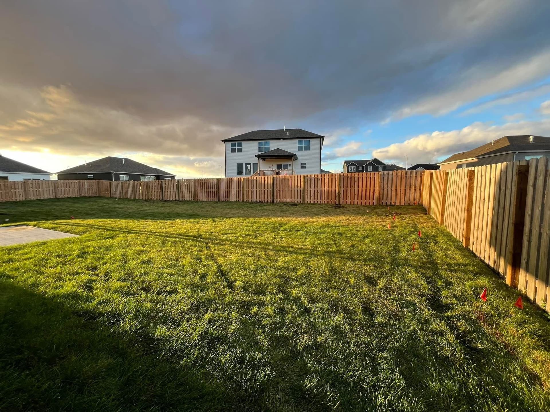 Gallery photos for Storm-Damaged Fence Rebuilt With Shadowbox Style Wood Fence: Image #4