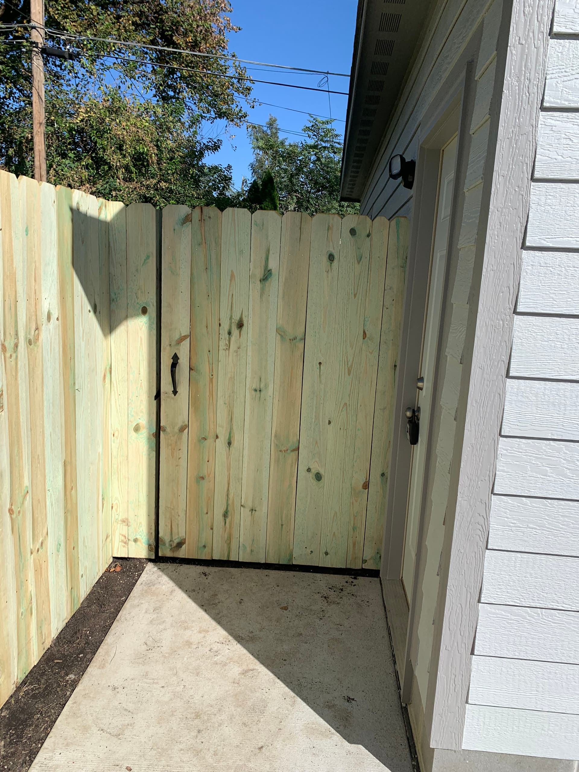 Gallery photos for Full Fence Replacement with New Gates on Both Sides of Detached Garage: Image #2