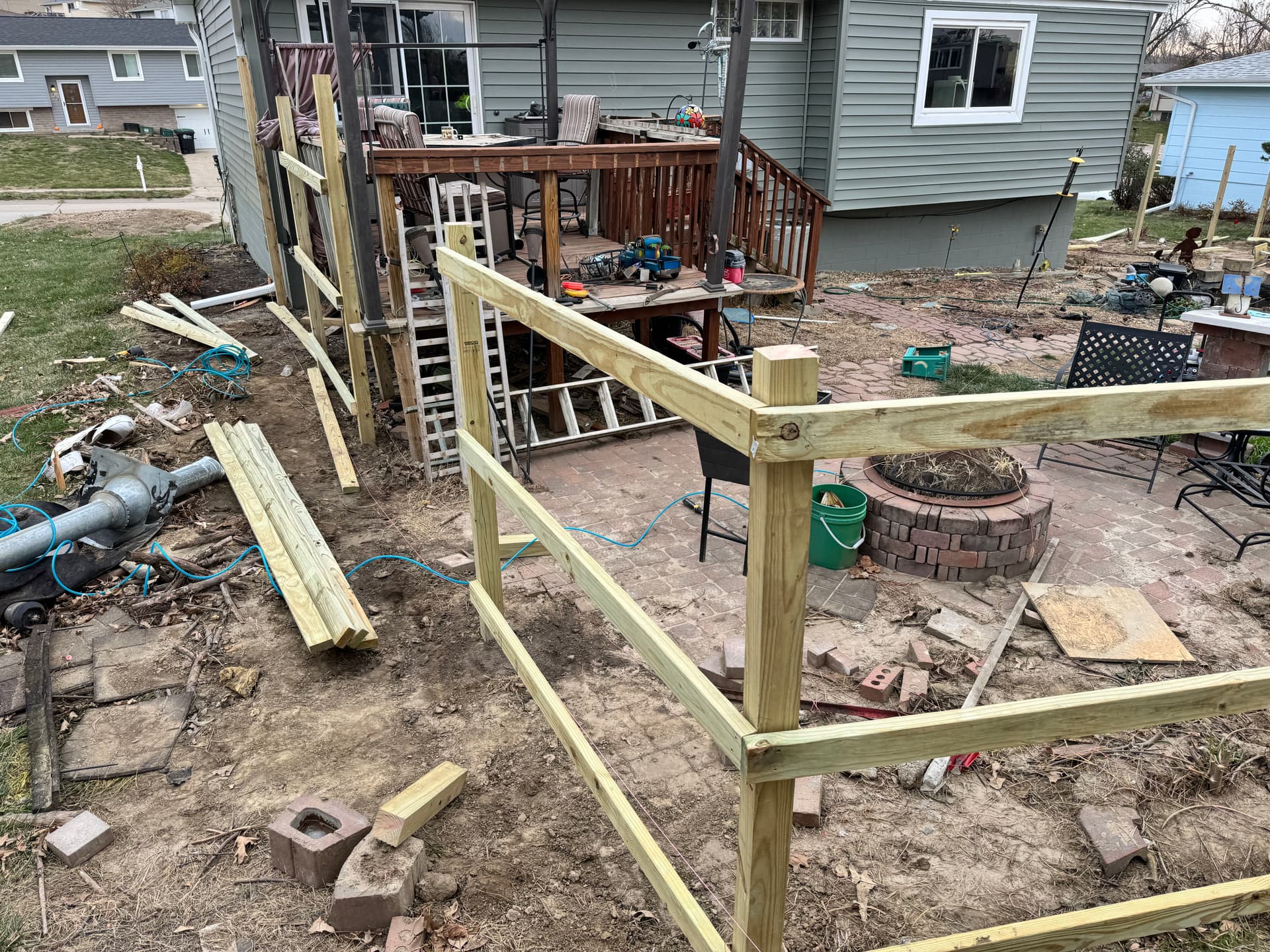 Gallery photos for Storm-Damaged Backyard Fence Torn Down and Rebuilt From Scratch: Image #7