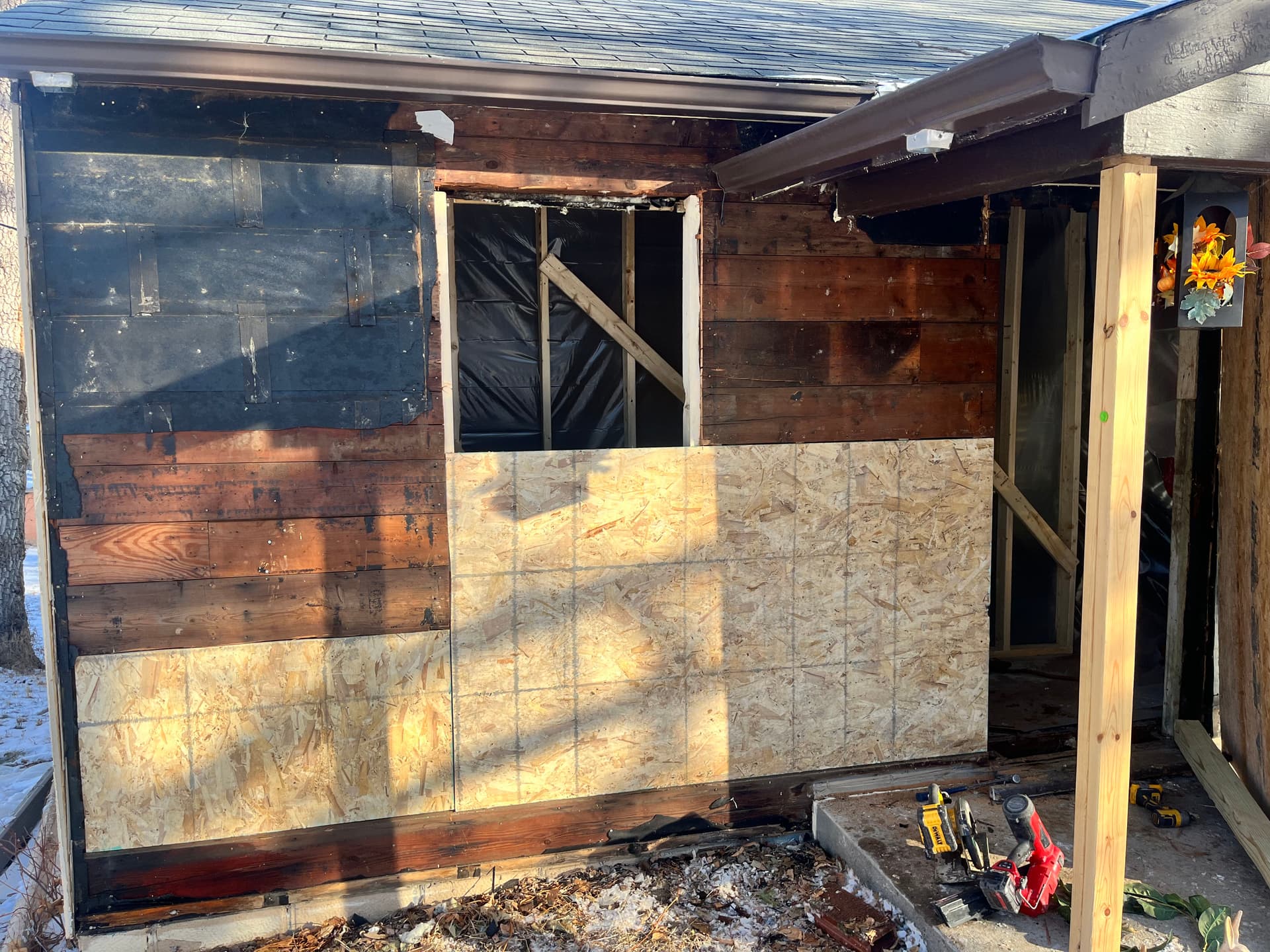 Gallery photos for Full Structural Repair and Board-Up After Home Takes a Hard Hit: Image #5