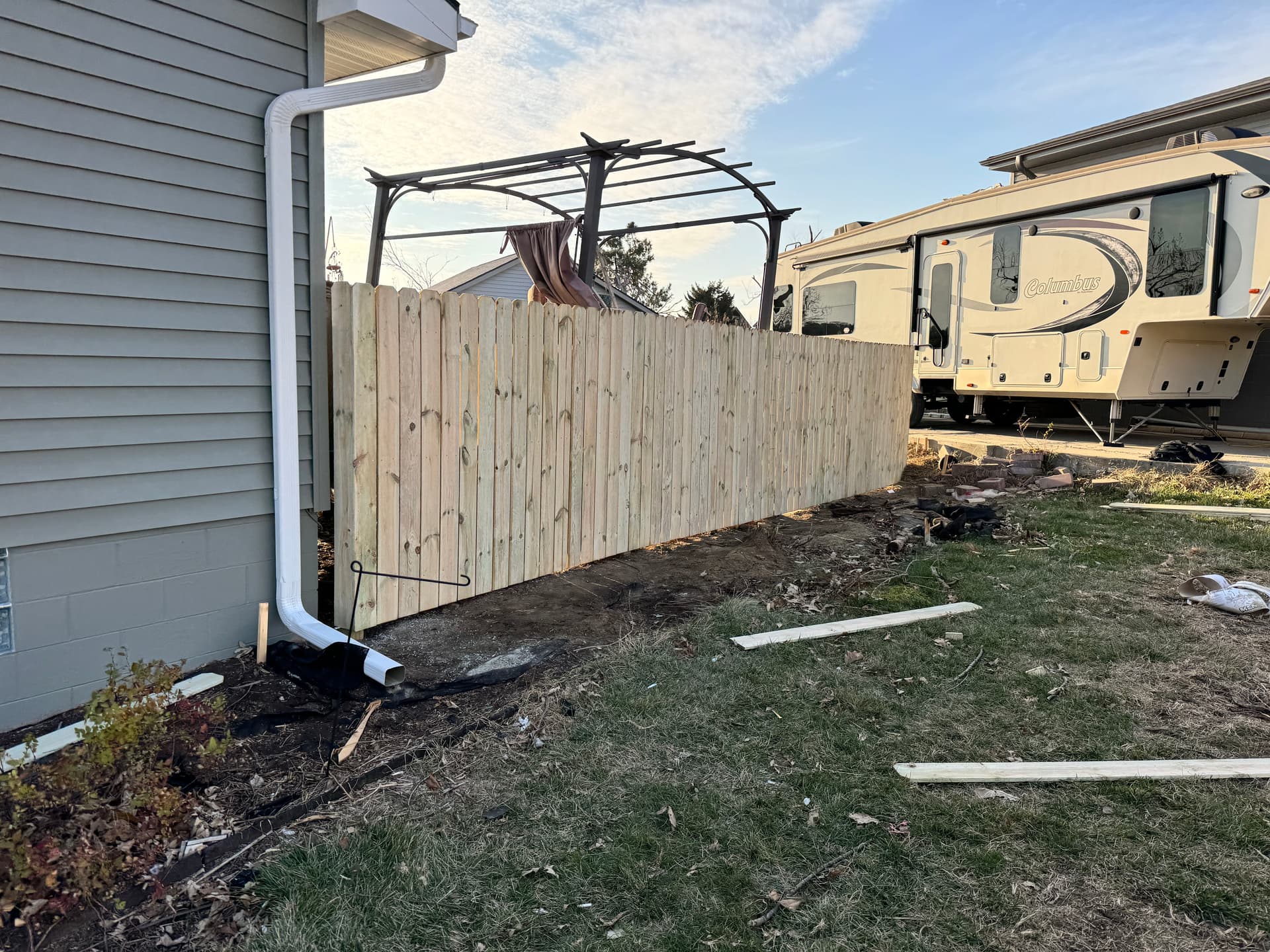 Gallery photos for Storm-Damaged Backyard Fence Torn Down and Rebuilt From Scratch: Image #3