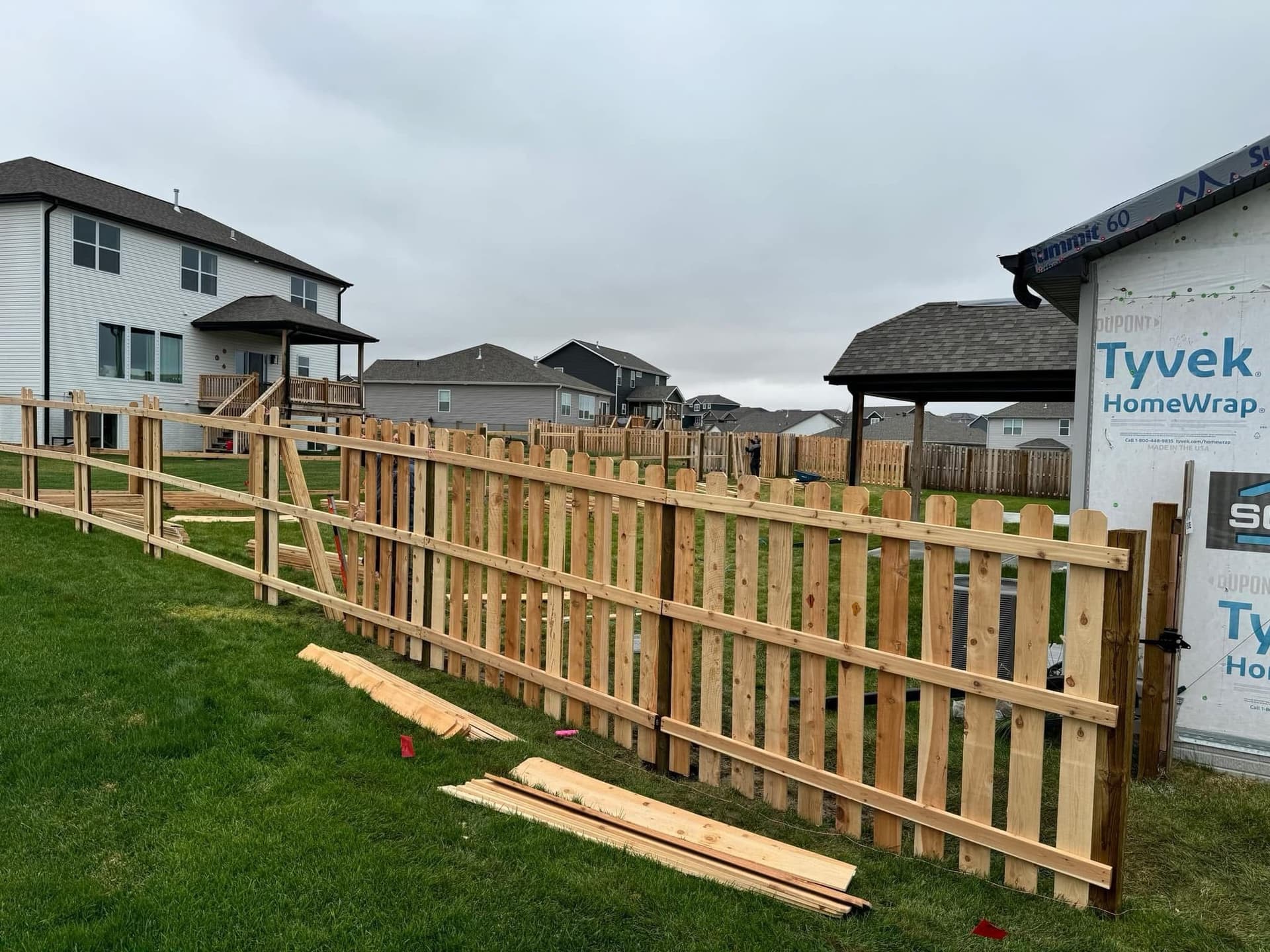 Gallery photos for Storm-Damaged Fence Rebuilt With Shadowbox Style Wood Fence: Image #6