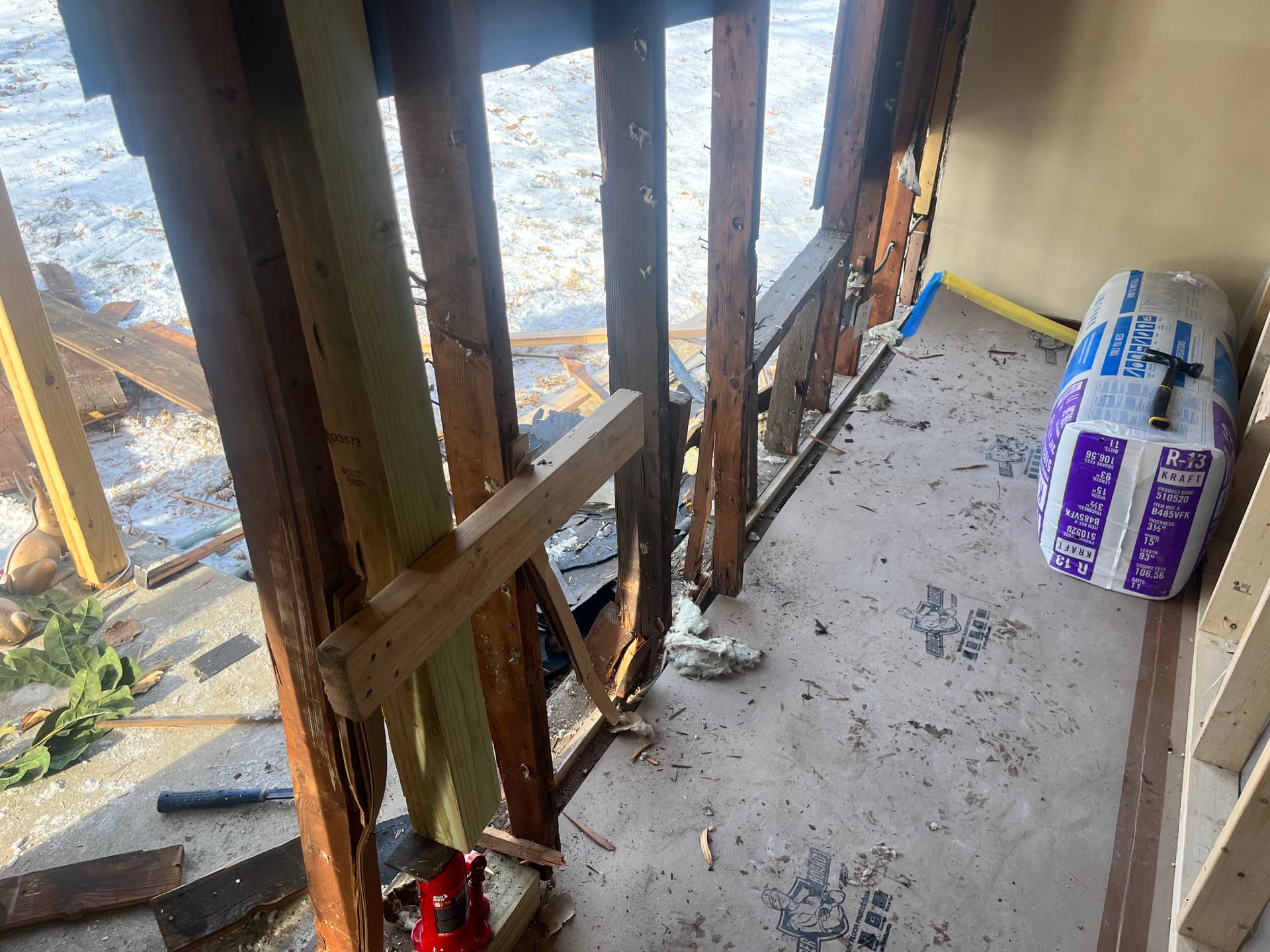 Gallery photos for Full Structural Repair and Board-Up After Home Takes a Hard Hit: Image #3