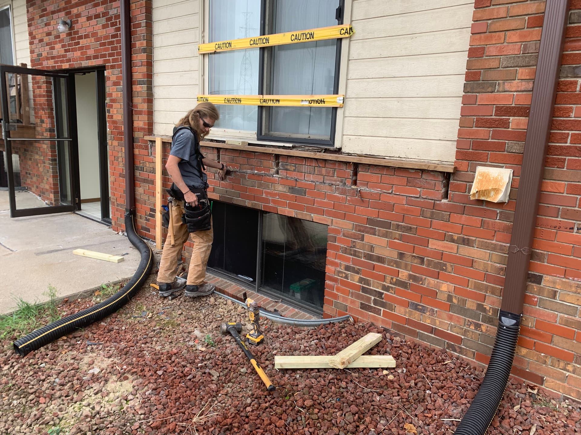 Gallery photos for Cantilever Balcony Rebuilt After Vehicle Impact Damage: Image #6