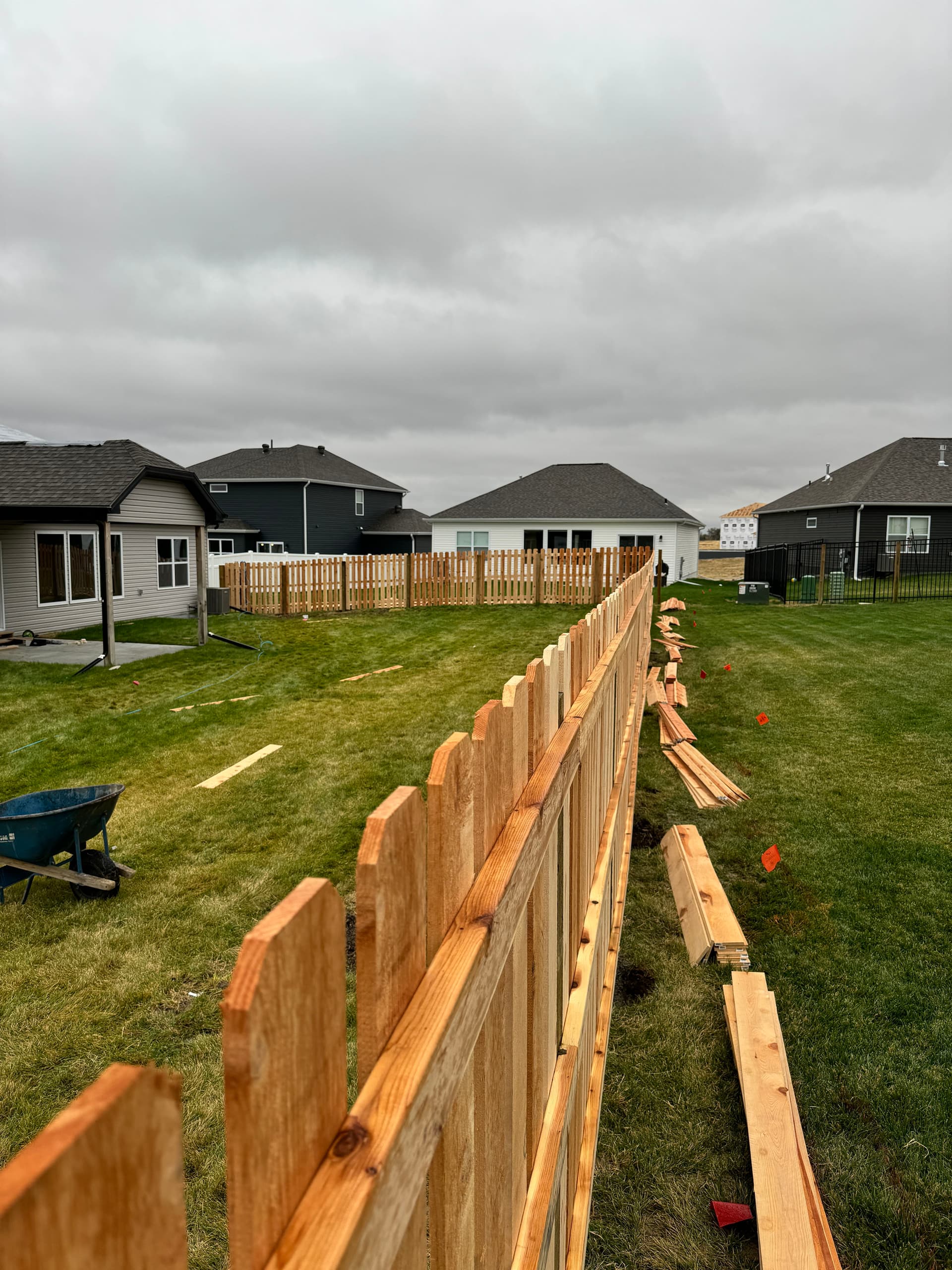 Gallery photos for Storm-Damaged Fence Rebuilt With Shadowbox Style Wood Fence: Image #7