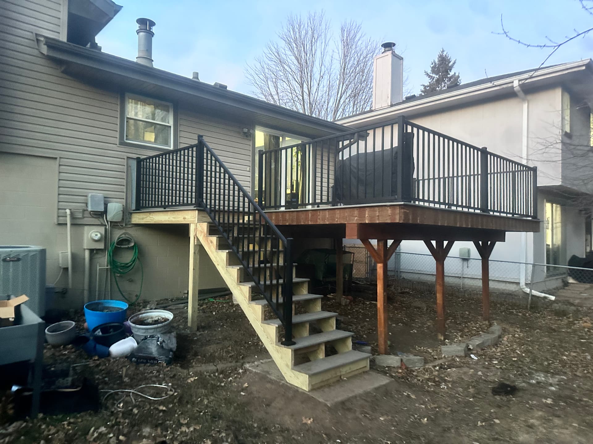 Gallery photos for Old Wood Deck Gets a Full Composite Trex Upgrade: Image #3