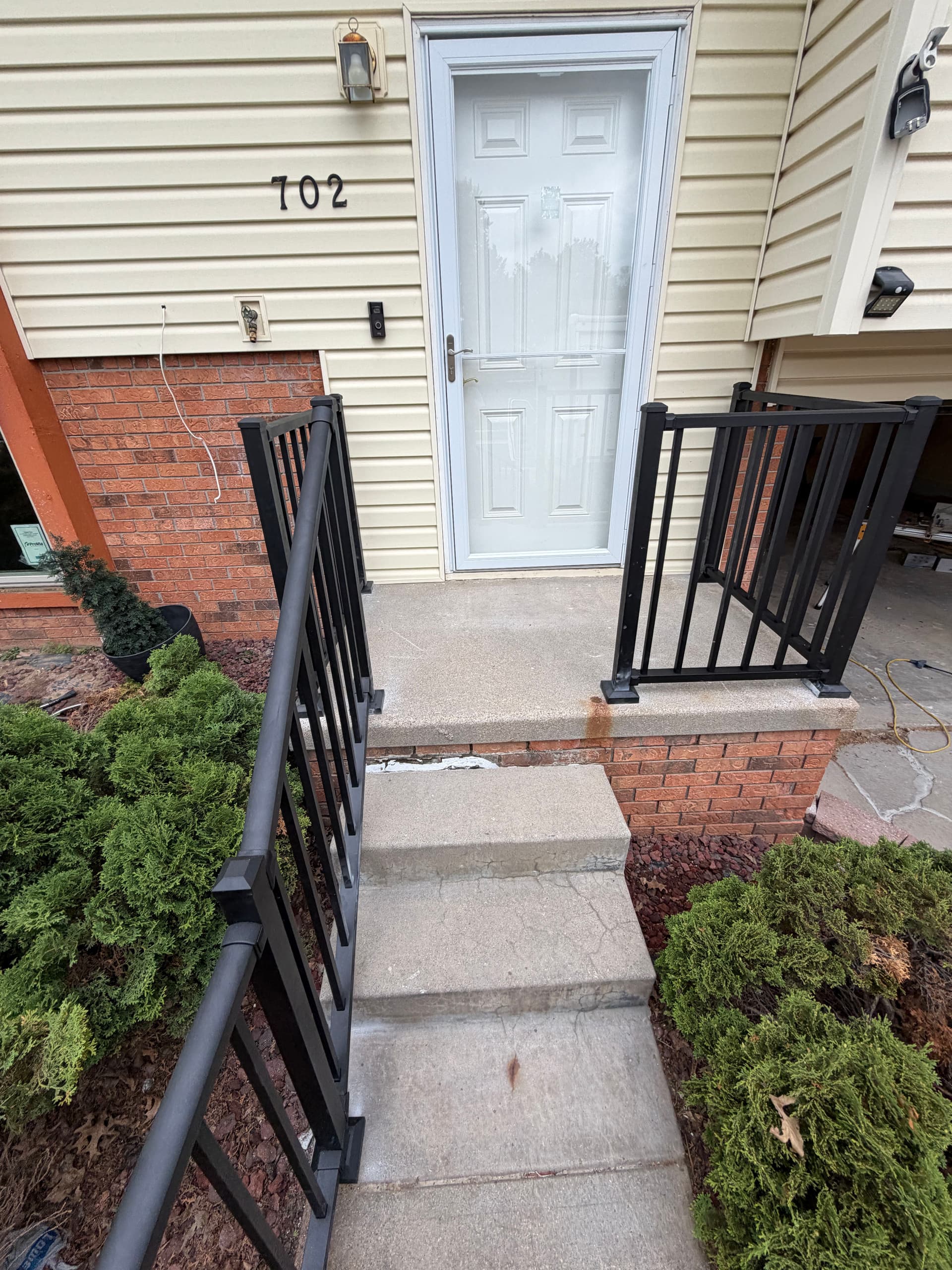 Gallery photos for Rusted Front Entry Railing Replaced With Westbury Aluminum: Image #8