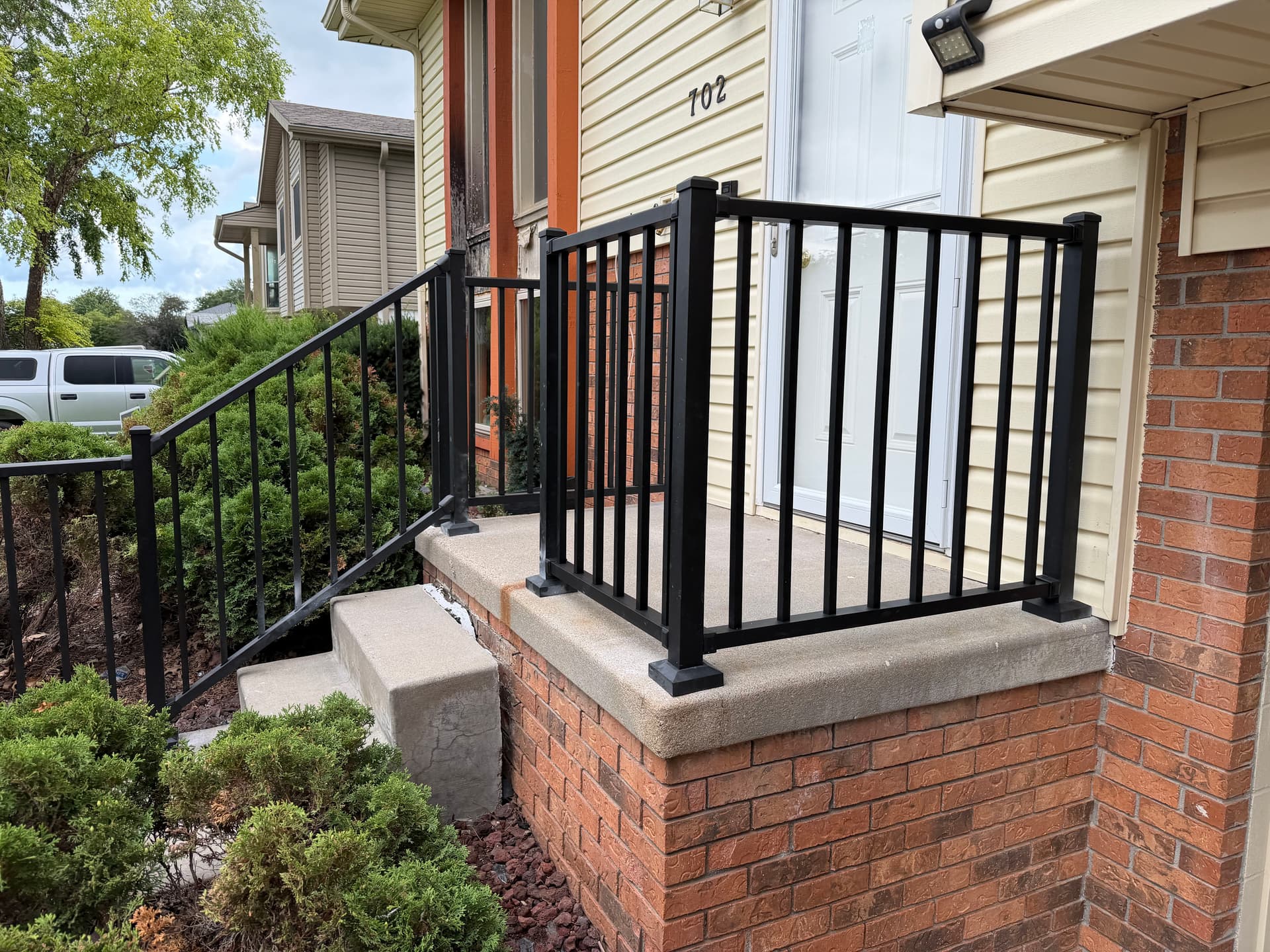 Gallery photos for Rusted Front Entry Railing Replaced With Westbury Aluminum: Image #9