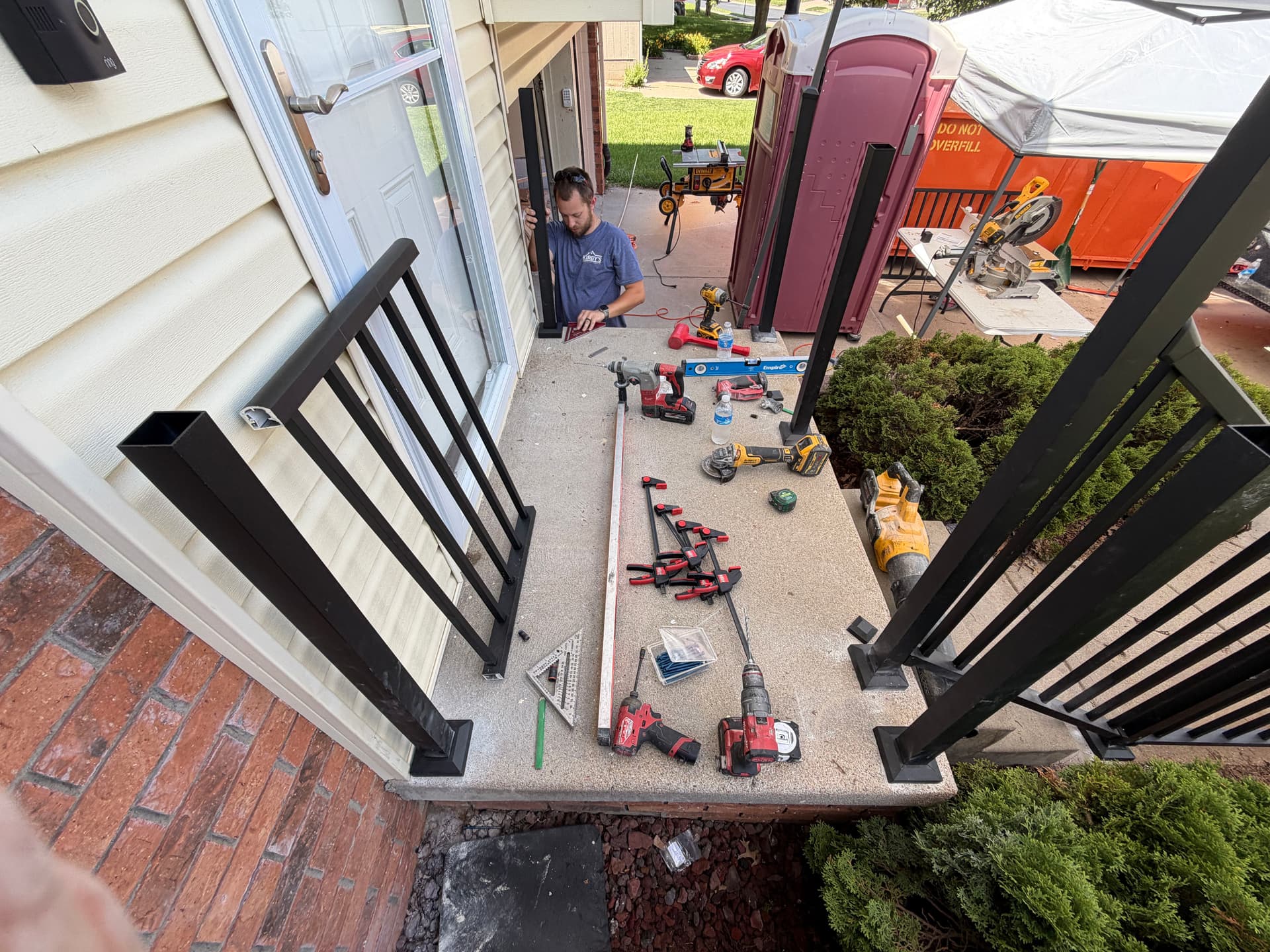 Gallery photos for Rusted Front Entry Railing Replaced With Westbury Aluminum: Image #7